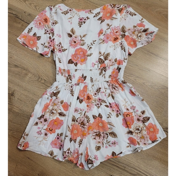 Floral romper size Large - Picture 5 of 5